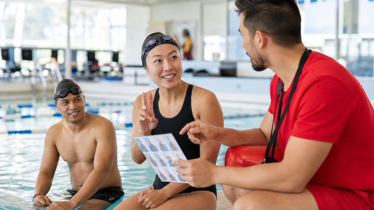 Swimming pool safety for deaf and hard-of-hearing people using visual signals