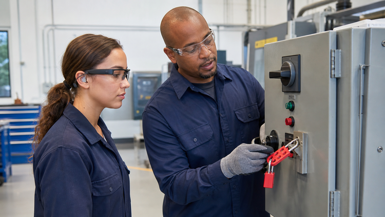 Workplace safety training for deaf employees