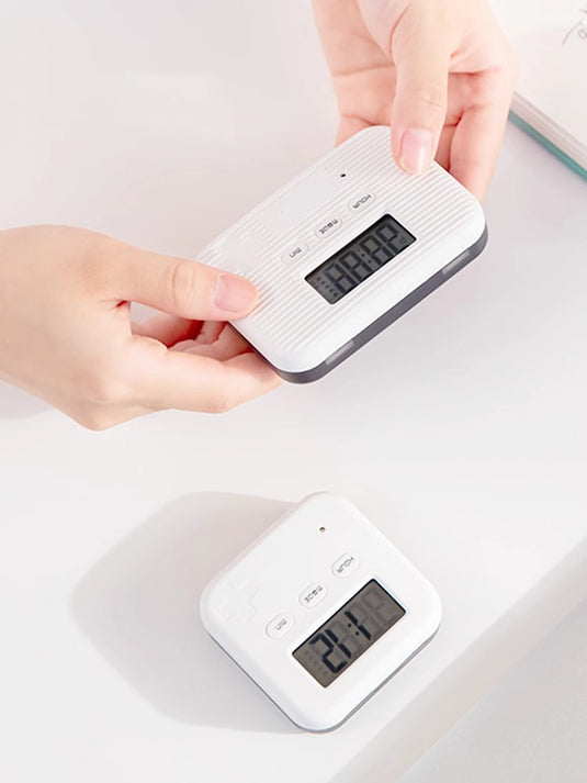 Smart Timed Pill Box with Reminder – Portable Weekly Pill Organizer for Morning, Noon & Night – Compact Travel-Friendly Sealed Pill Case for Deaf & Hard of Hearing